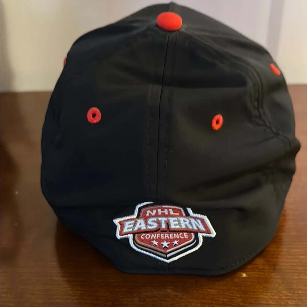 Detroit Red Wings Black and Red Cap NWT size L/XL - Picture 12 of 12